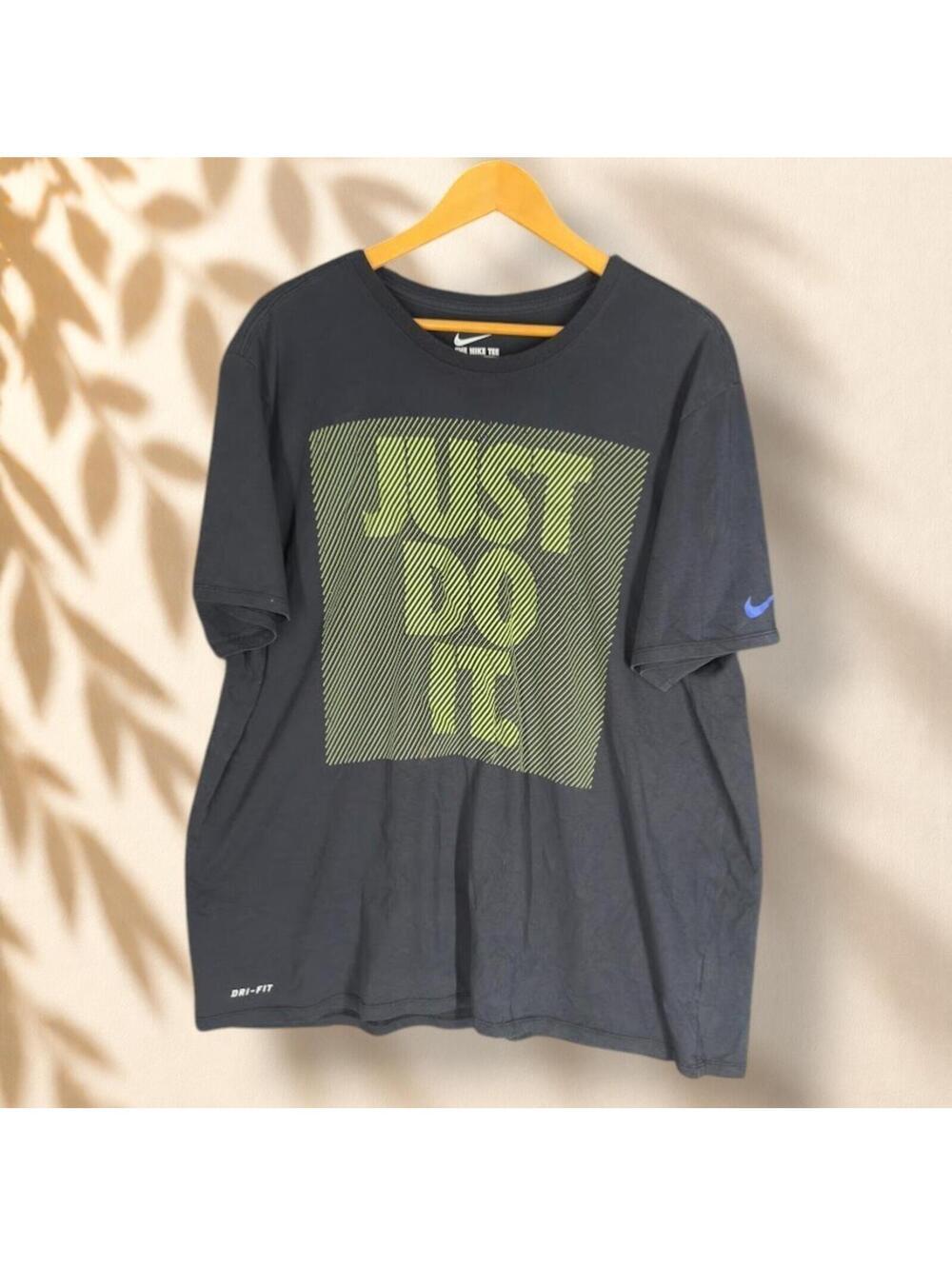 Nike Activewear T-Shirt Women 2XL Gray The Nike Tee Athletic Cut Dri Fit Cotton